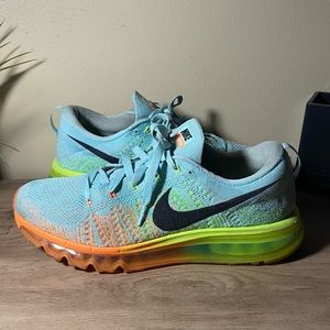 NIKE AIR MAX FLYKNIT